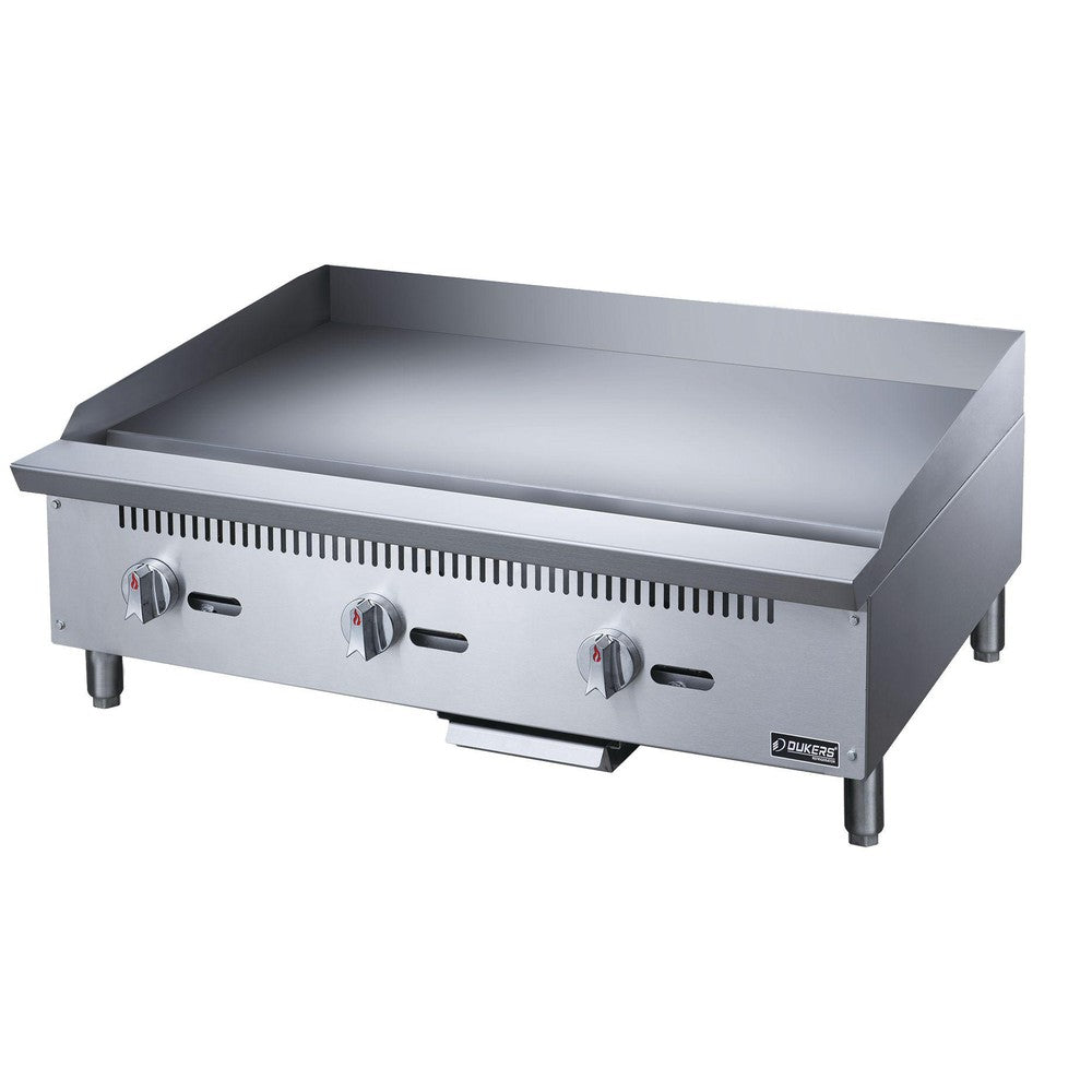 Dukers DCGT36 36 in. Thermostatic Griddle with 3 Burners image 3