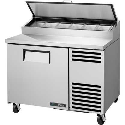 True TPP-AT-119D-4-HC Solid Doors & Drawers Pizza Prep Table with Angled Top and Hydrocarbon Refrigerant - view 4