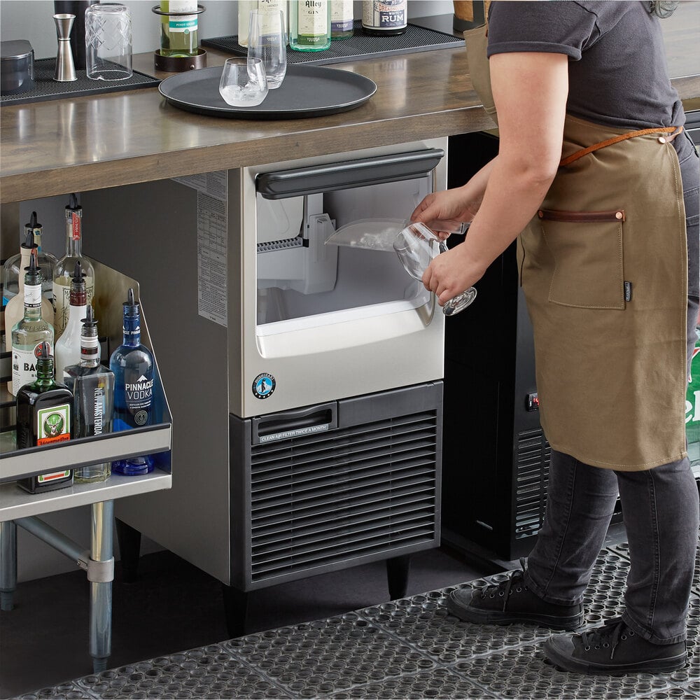Hoshizaki KM-81BAJ 17 3/4" Air-Cooled Undercounter Crescent Cube Ice Machine with 38 lb. Storage - 86 lb./Day